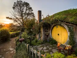 Tour of Hobbiton Movie Set from Rotorua